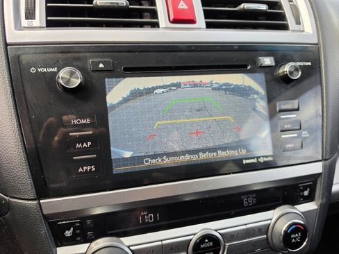 Used 2016 Subaru Outback 2.5i Premium image 12