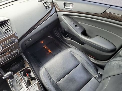 Used 2016 Kia Cadenza image 16