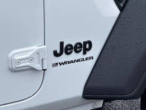 Used 2025 Jeep Wrangler Unlimited Sport AWD/4WD image 30