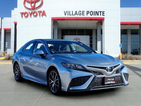Used 2024 Toyota Camry SE image 8