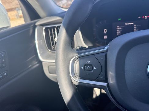 Certified 2023 Volvo XC60 B5 Core image 20