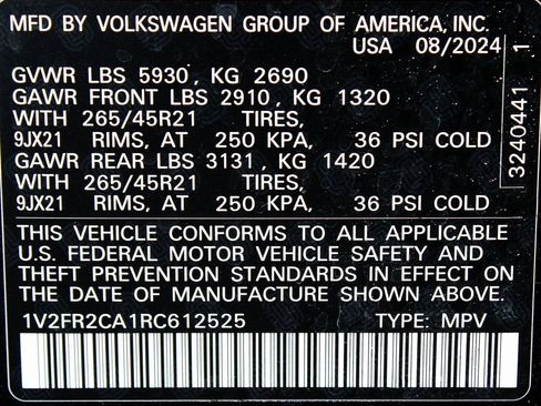 Used 2024 Volkswagen Atlas SEL Premium R-Line image 36