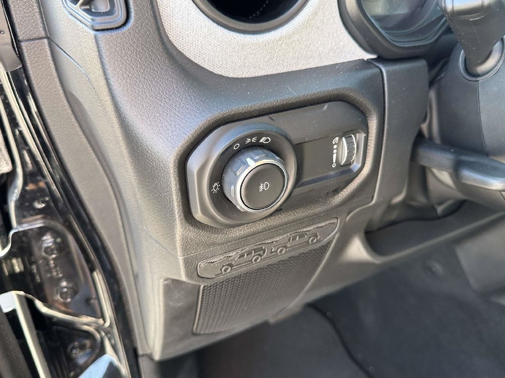 Used 2026 Jeep Wrangler Unlimited Sport AWD/4WD image 17