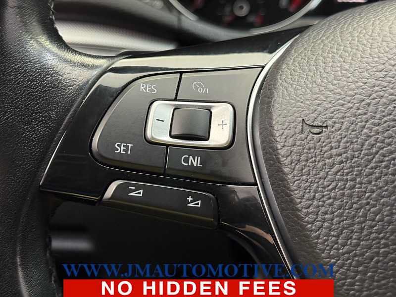 Used 2017 Volkswagen Passat 1.8T R-Line FWD image 36