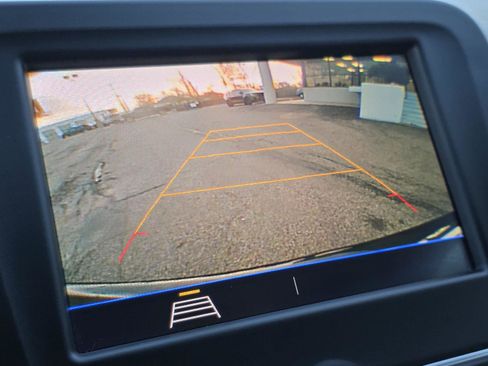 Used 2021 Chevrolet Equinox LT image 20