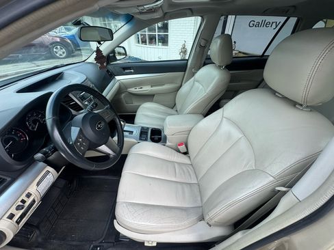 Used 2010 Subaru Outback 2.5i Premium image 10