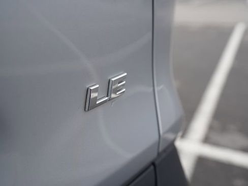 Used 2022 Toyota RAV4 LE image 38