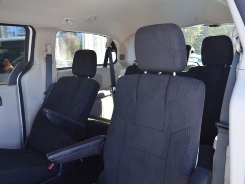 Used 2013 Dodge Grand Caravan SE image 15