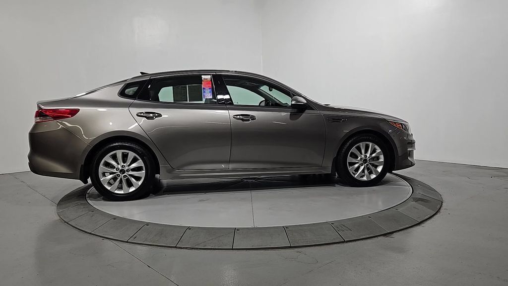 Used 2016 Kia Optima EX w/ Premium Package FWD image 7