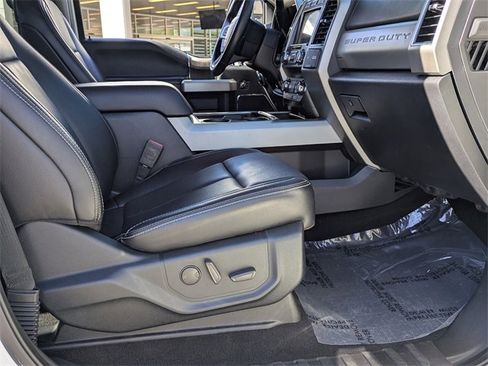 Used 2021 Ford F350 Lariat image 3