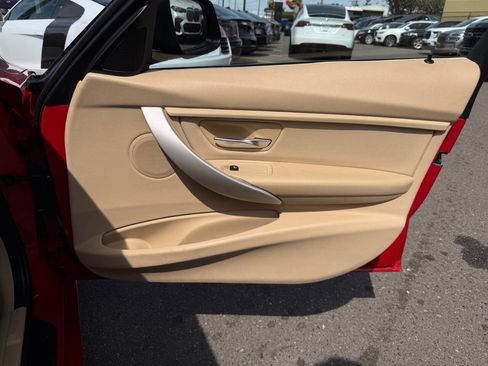 Used 2014 BMW 320i Sedan RWD image 22
