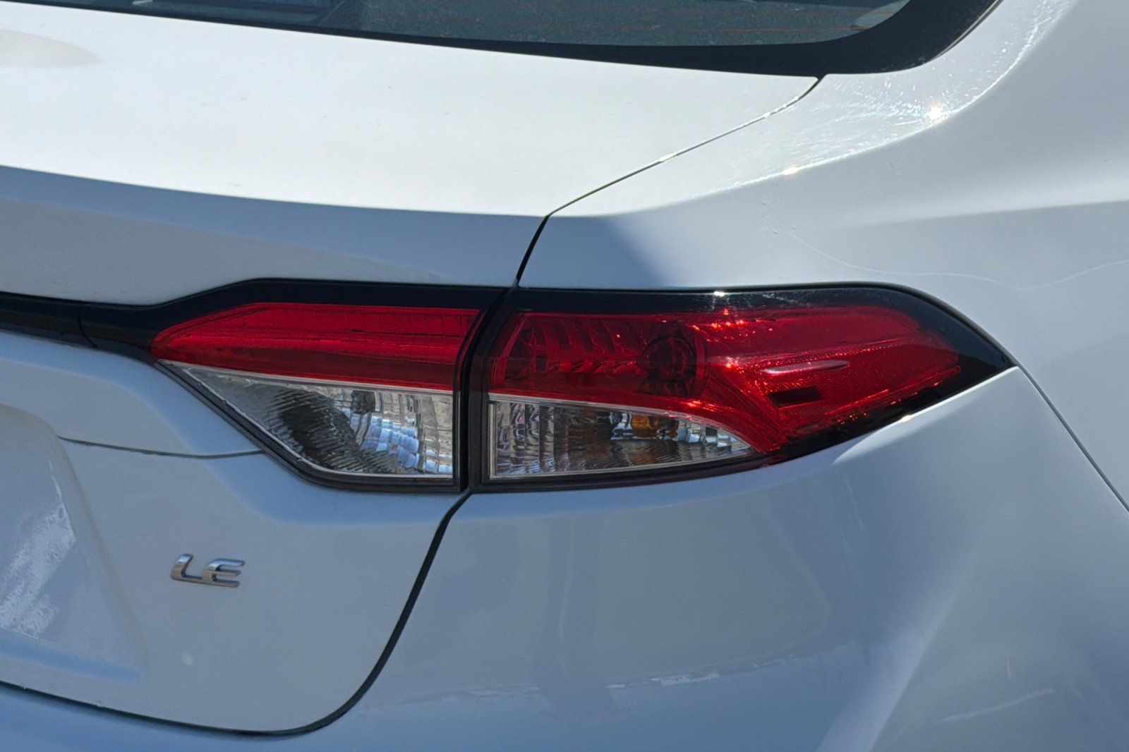 Used 2025 Toyota Corolla LE FWD image 39