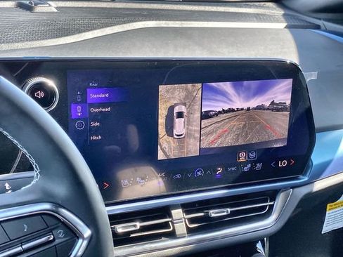 Certified 2026 Chevrolet Equinox EV LT w/ Convenience Package II image 15