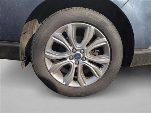 Used 2019 Ford Edge Titanium image 7