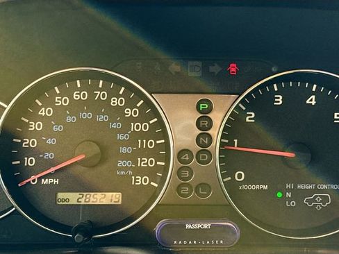 Used 2007 Toyota Land Cruiser w/ Convenience Pkg image 13