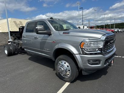 New 2023 RAM 4500 4x4 Crew Cab DRW