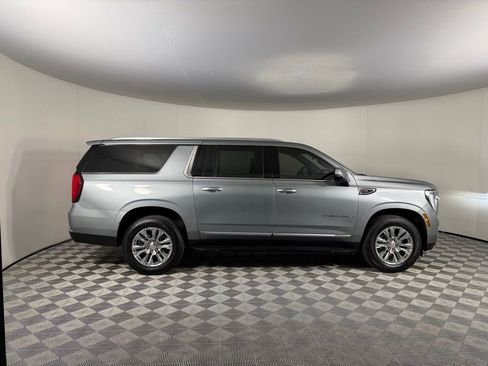 Used 2025 GMC Yukon XL Denali image 3