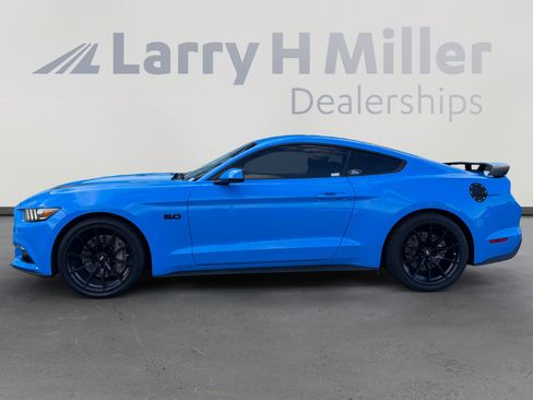 Used 2017 Ford Mustang GT Premium w/ Equipment Group 401A image 2