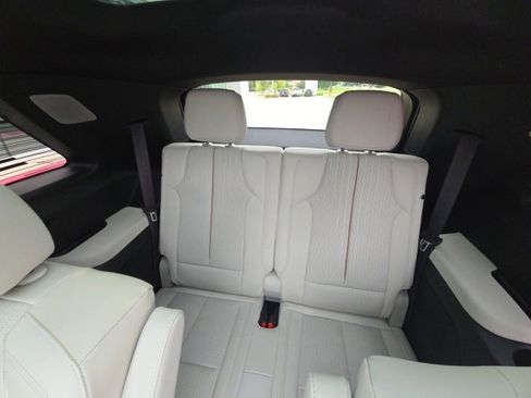 New 2026 Cadillac Vistiq Sport w/ LPO, Floor Liner Package image 16