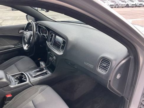 Used 2017 Dodge Charger SXT AWD/4WD image 16