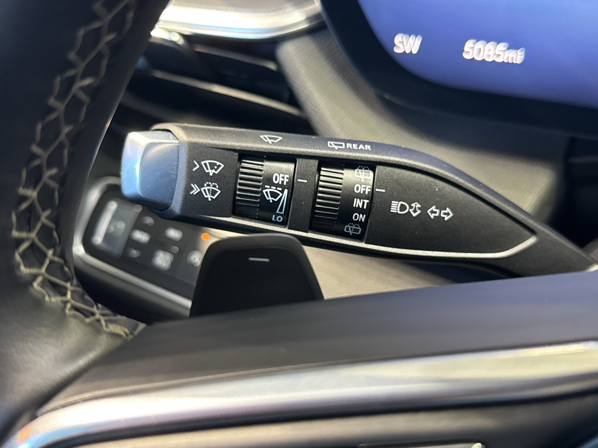 Used 2026 Buick Enclave Sport Touring w/ Power Package AWD/4WD image 29