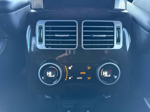 Used 2020 Land Rover Range Rover HSE image 37