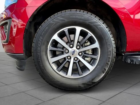 Used 2019 Ford Expedition XLT image 9