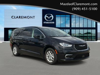 Used 2023 Chrysler Pacifica Touring-L