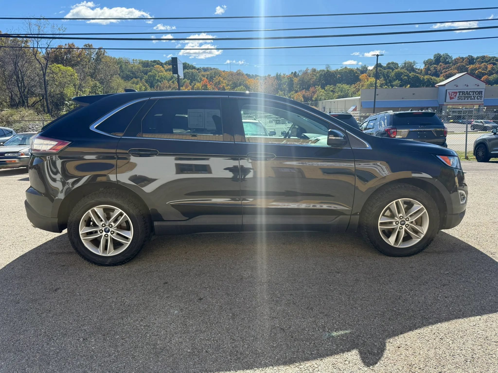 Used 2016 Ford Edge SEL w/ Equipment Group 201A AWD/4WD image 4