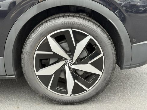 Used 2023 Volkswagen ID.4 S image 10