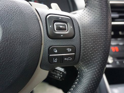 Used 2018 Lexus IS 300 image 8