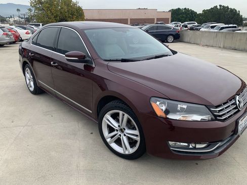 Used 2013 Volkswagen Passat 3.6 SEL Premium image 6