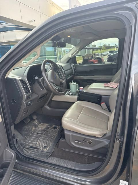 Used 2019 Ford Expedition Max XLT w/ Equipment Group 202A AWD/4WD image 18