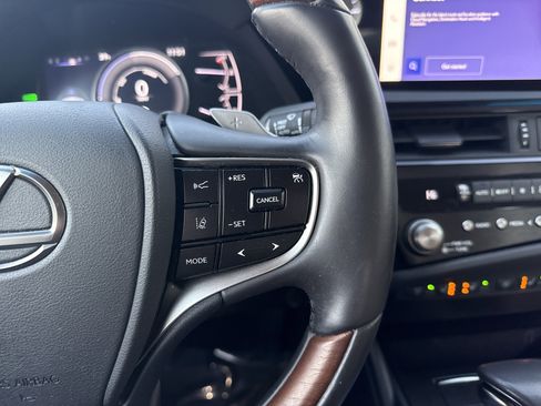 Used 2023 Lexus ES 300h Ultra Luxury image 28