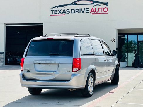 Used 2015 Dodge Grand Caravan SXT FWD image 10