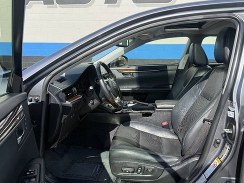 Used 2013 Lexus ES 350 w/ Luxury Pkg FWD image 9