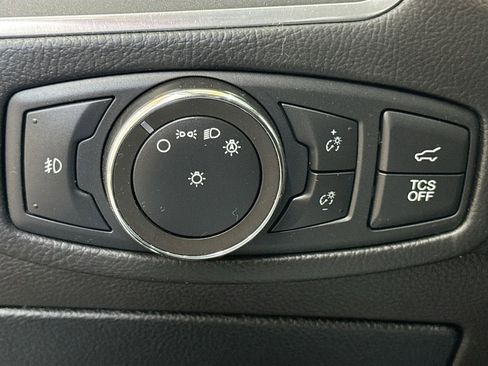 Used 2020 Ford Edge Titanium w/ Equipment Group 301A FWD image 12