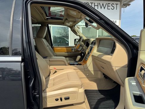 Used 2010 Lincoln Navigator 4WD image 13