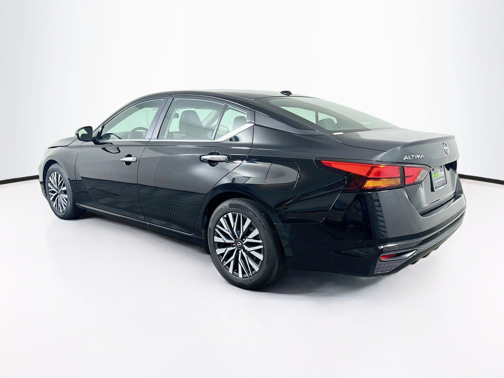 Used 2025 Nissan Altima 2.5 SV FWD image 5