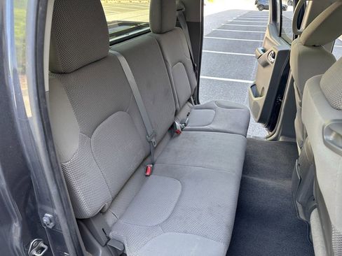 Used 2012 Nissan Frontier SV AWD/4WD image 22