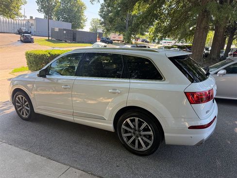 Used 2019 Audi Q7 3.0T Premium Plus w/ Premium Plus Package AWD/4WD image 7