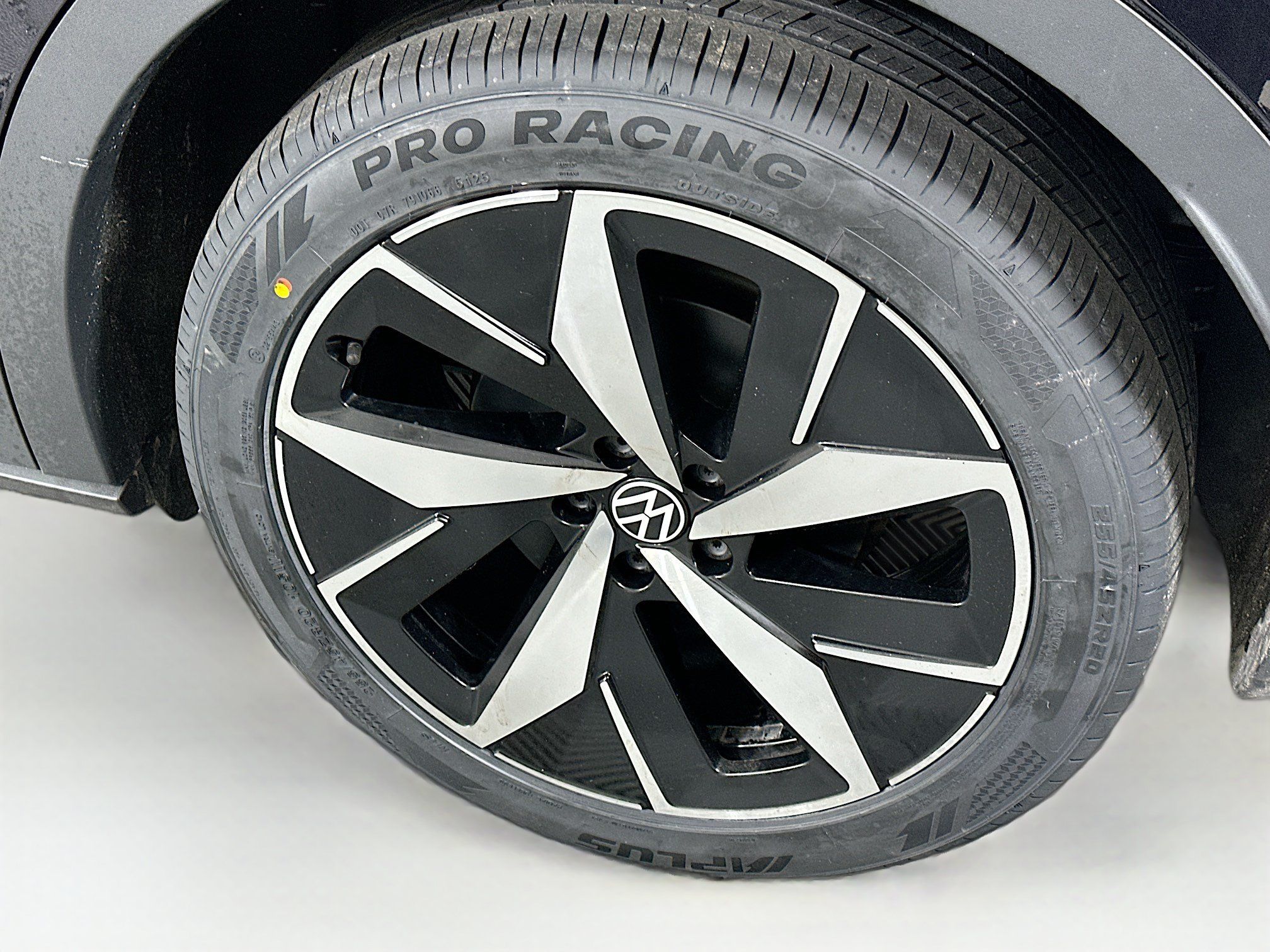 Used 2023 Volkswagen ID.4 Pro S RWD image 11