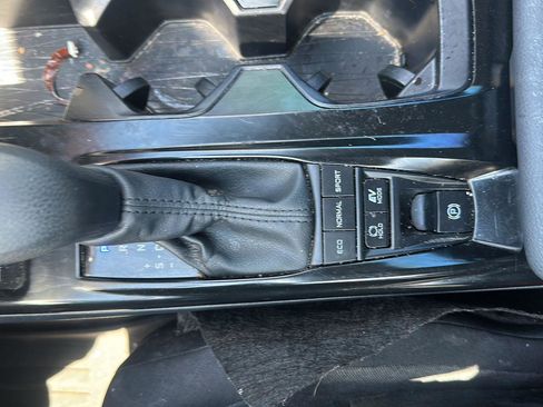 Used 2025 Toyota Camry LE FWD image 9