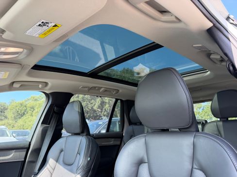 Certified 2025 Volvo XC90 T8 Ultra AWD/4WD image 24