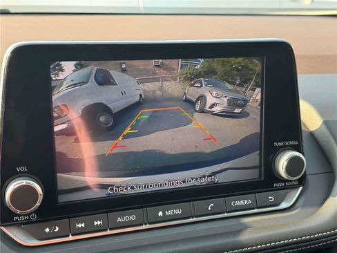 Used 2023 Nissan Rogue SV image 28