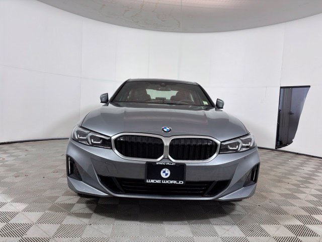 Used 2026 BMW 330i xDrive Sedan w/ Premium Package AWD/4WD image 2