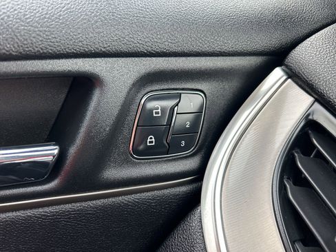 Used 2017 Lincoln MKC Premiere image 26