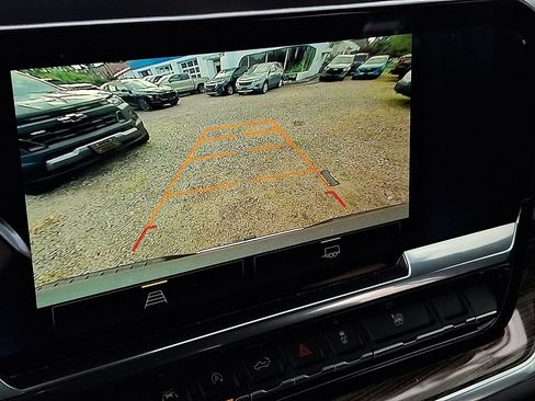 Used 2025 Chevrolet Silverado 1500 LT AWD/4WD image 18