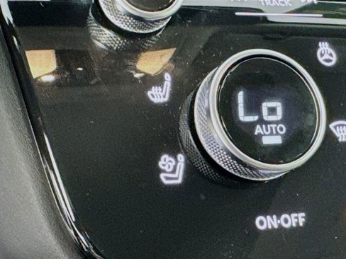 Certified 2026 INFINITI QX60 Luxe w/ Cargo Package FWD image 21