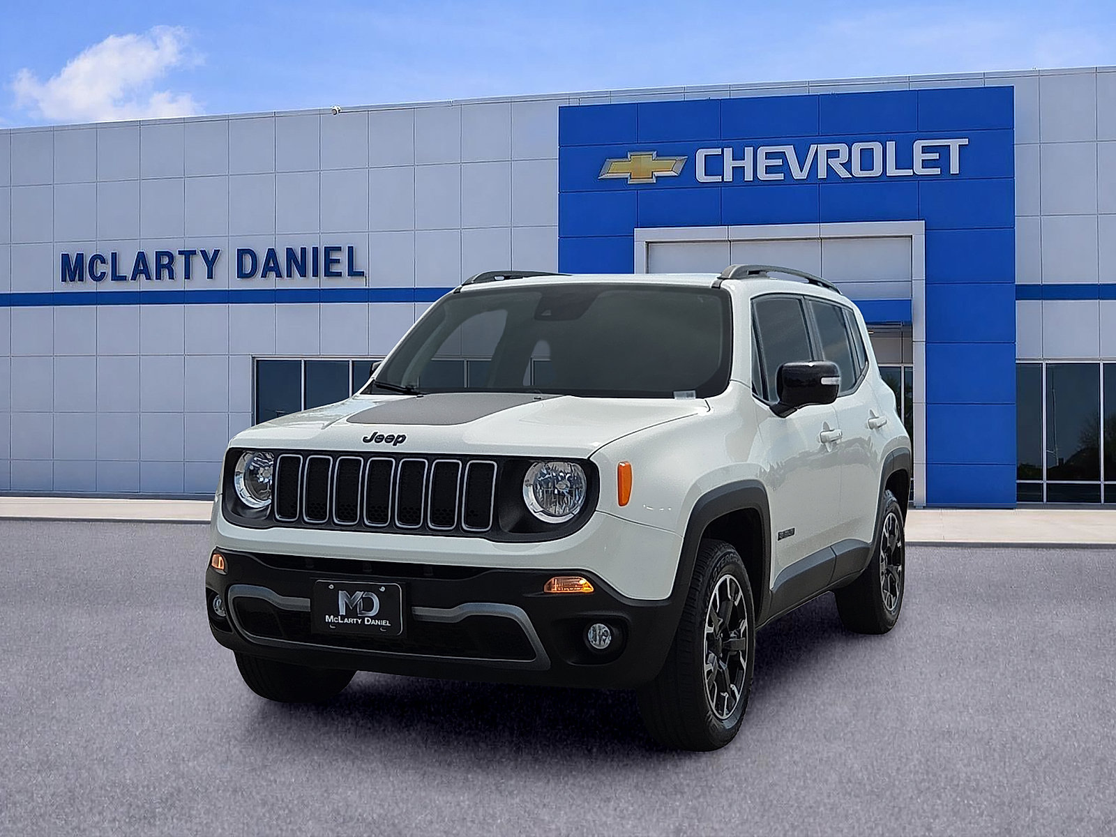 Used 2023 Jeep Renegade Latitude AWD/4WD image 2